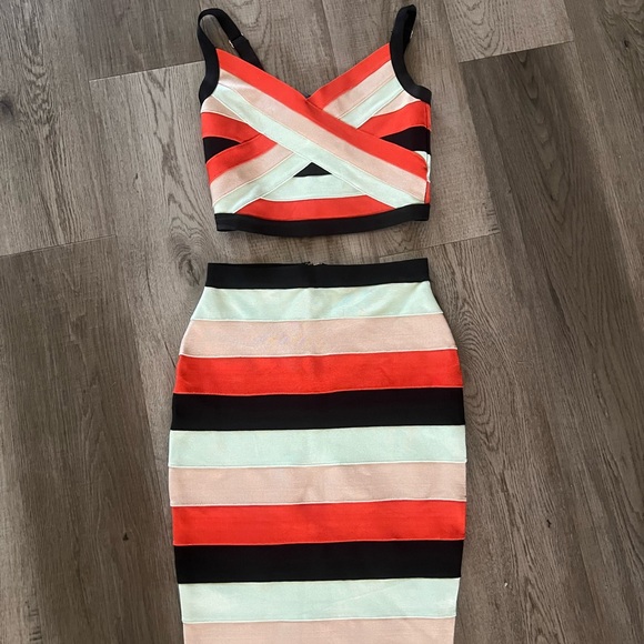 Bebe Bodycon Striped Two Piece Set Size M - Picture 2 of 13